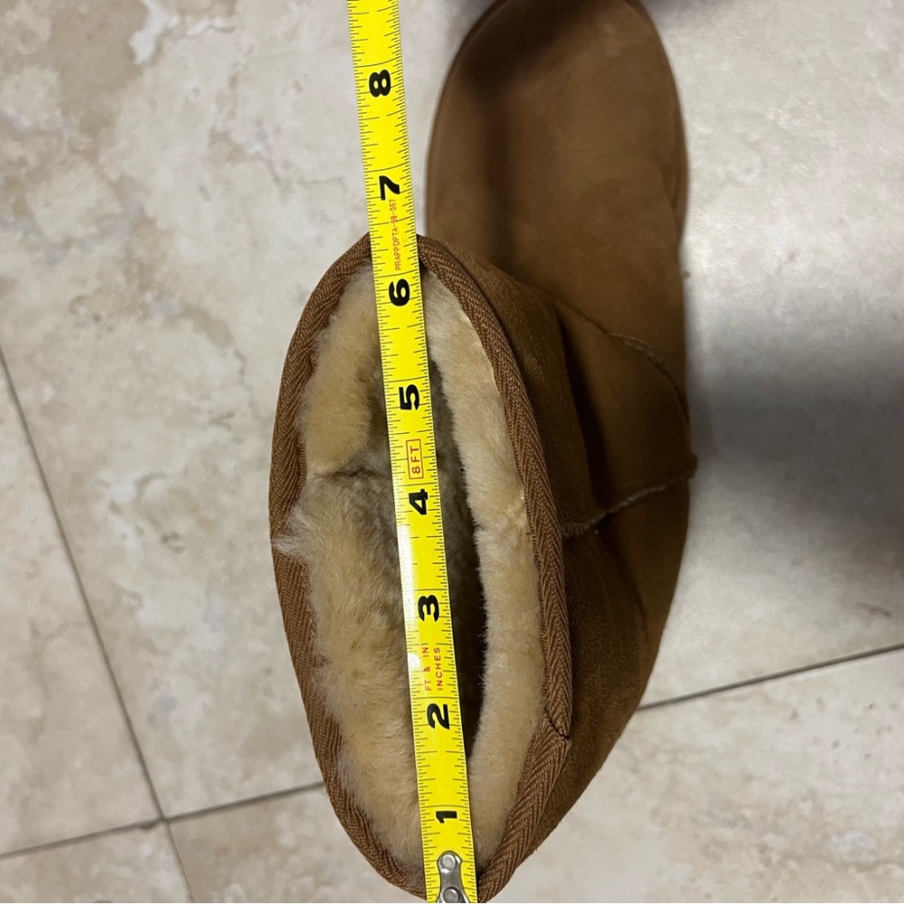 UGG 1016224 Women's Classic Tall Boot Size 9- Chestnut Brown.brand New,not worn